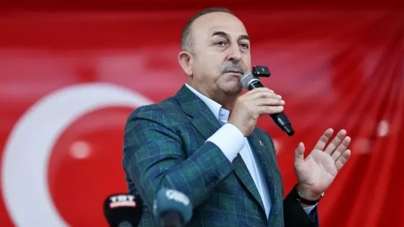Dışişleri Bakanı Çavuşoğlu, Serik'te Cumhur İttifakı Buluşması'na katıldı