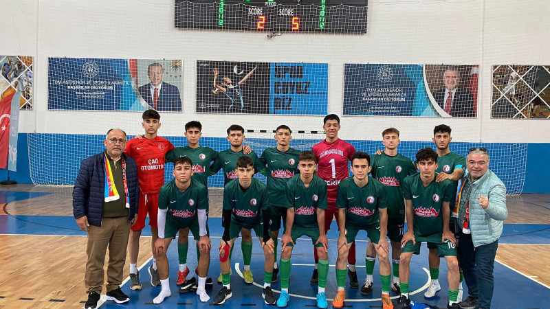 Futsal’da Atatürk Anadolu Lisesi grup birincisi oldu