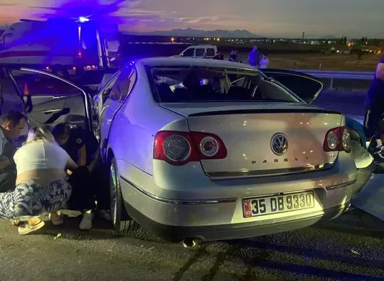 Düğüne giderken su tankerine çarptı bir aile yok oldu