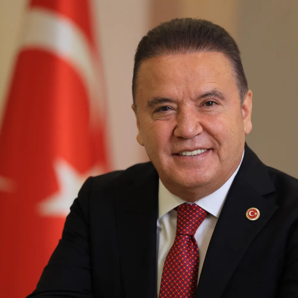 Muhittin Böcek hastaneye kaldırıldı