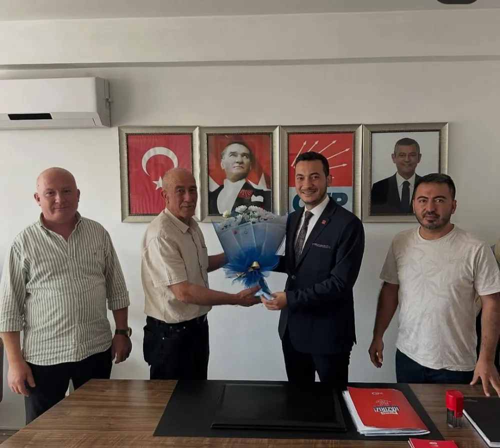 Başkan Turhat mazbatasını alarak göreve başladı 