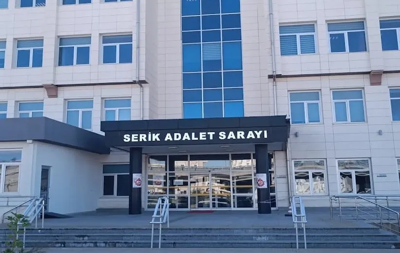 Serik’te rüşvet operasyonunda gözaltına alınan 3 kişiden 2’si tutuklandı