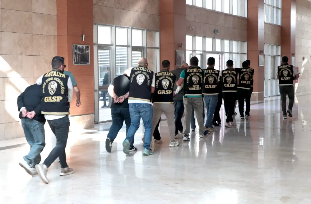 Mala Zarar Verme Suçundan 10 Şahıs tutuklandı