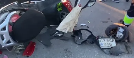Karşı yönden gelen otomobile çarpan motosiklet sürücüsü yaralandı