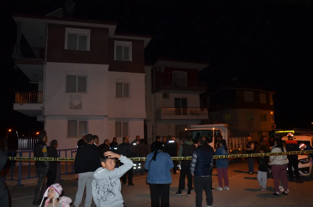 Çatlaklar arttı bina boşaltıldı, 9 aile dışarıda kaldı