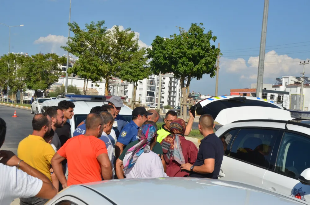 Serik’teki trafik kazasında baba oğul yaralandı