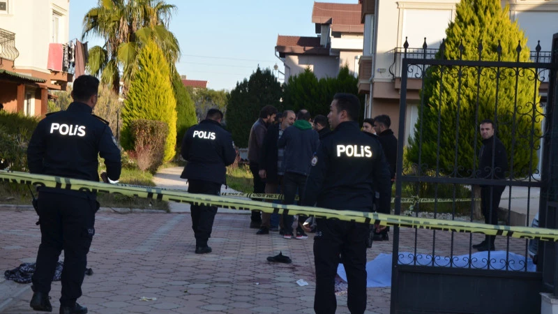 Serik’te katliam gibi cinayette aynı aileden 2 kişi öldü 3 kişi yaralandı