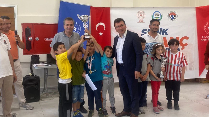 AKÇAALAN İLKOKULU SATRANÇTA İLÇE ŞAMPİYONU OLDU