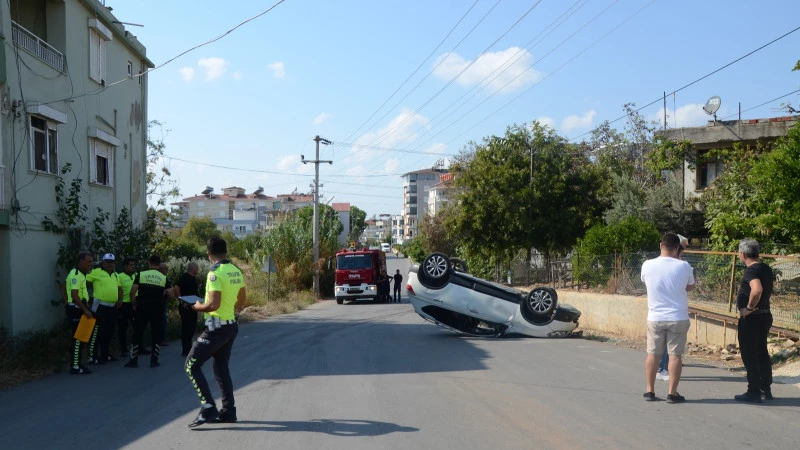 Takla atan araçta anne ve küçük oğlu yaralandı
