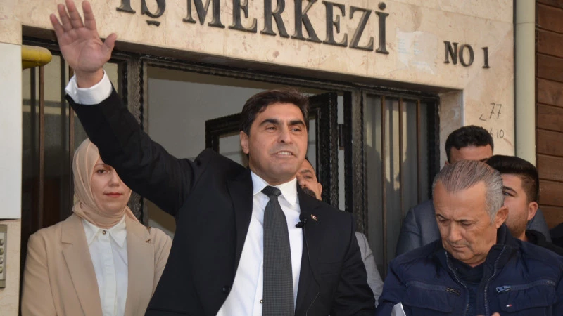 Mustafa Akın, “Serik’e yepyeni bir vizyon katmak için adayım”
